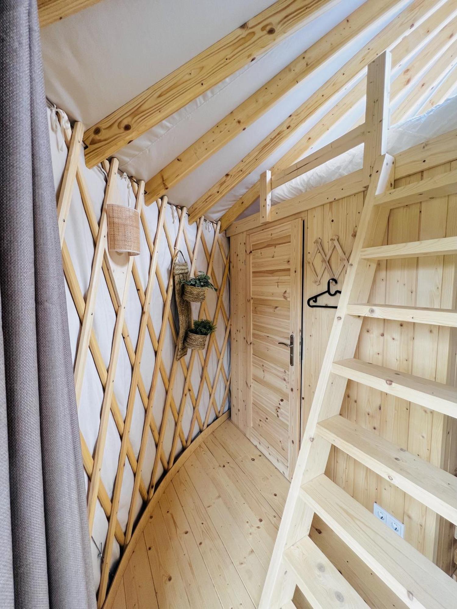 Ledeacker Magnolia Hoeve - Unieke Bestemming Voor Paardenliefhebbers En Bijzondere Overnachtingen In De Natuur מראה חיצוני תמונה